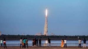 750 छात्राओं का बनाया 'आजादीसैट' लॉन्च करेगा ISRO, गेमचेंजर है प्लान